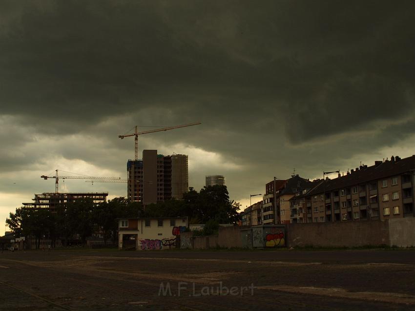 Gewitter kommt Koeln Deutz P09.JPG